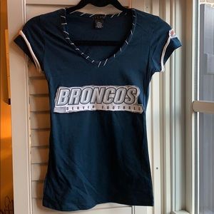 Broncos Football T-Shirt 🏈- Small